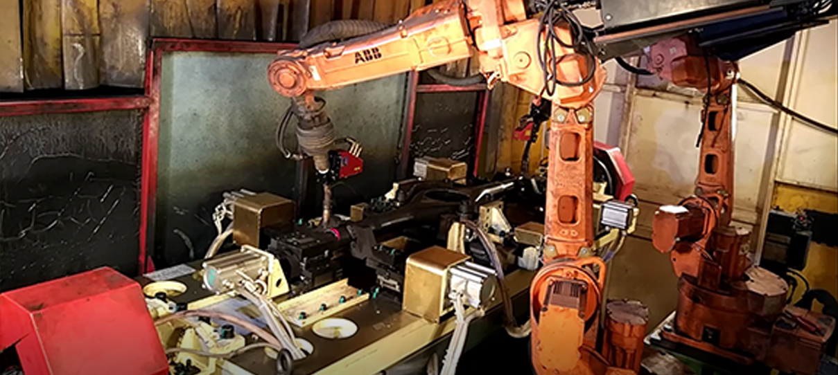 雙機器人協(xié)調后橋焊接