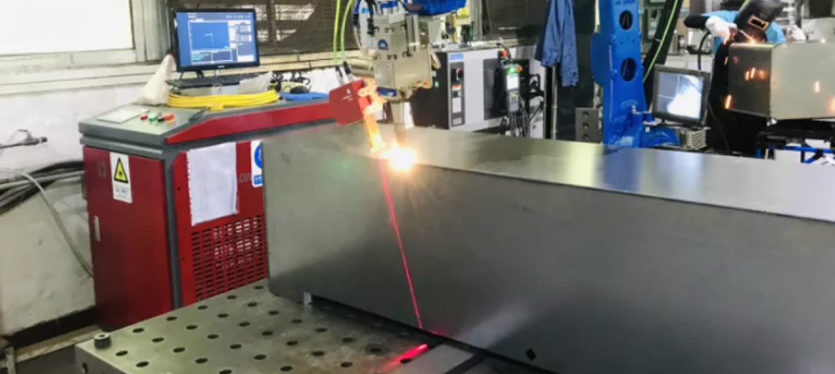 不銹鋼薄板智能焊接新方案，英萊激光視覺焊縫跟蹤系統(tǒng)顯身手！